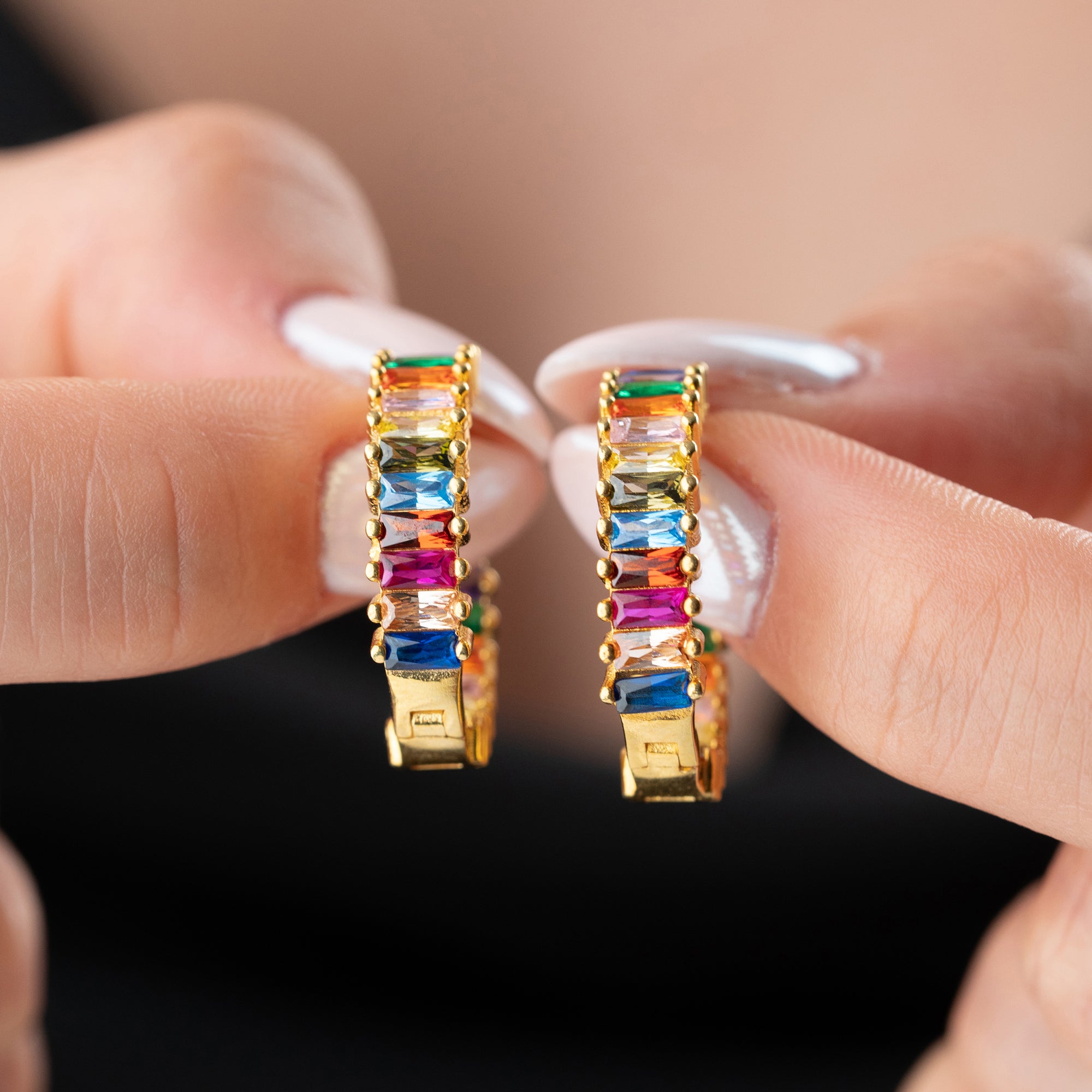 BAGUETTE FÄRGGLAD HÄNGNING | 925 SILVER