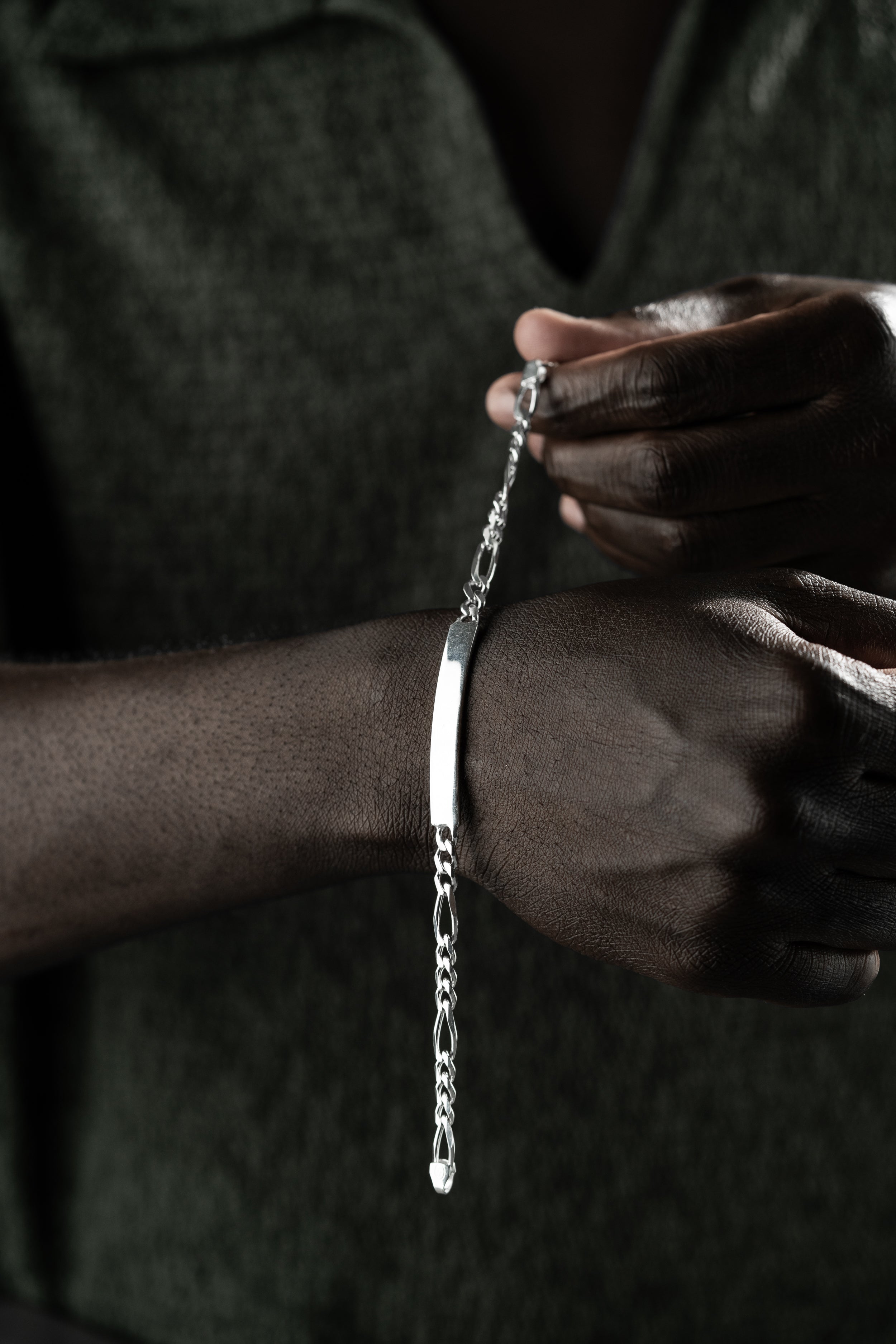 STORT FIGARO ARMBAND MED GRAVER | 925 SILVER