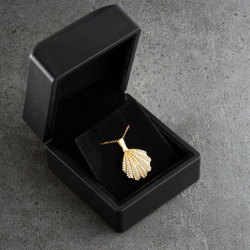 SKAL | KRAGE MED GRAVER | 925 SILVER