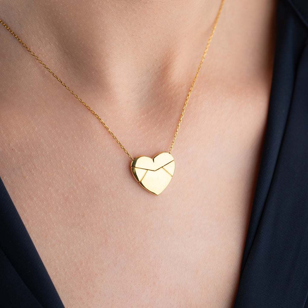 KRAGE MED HJÄRTAGRAVER | 925 SILVER