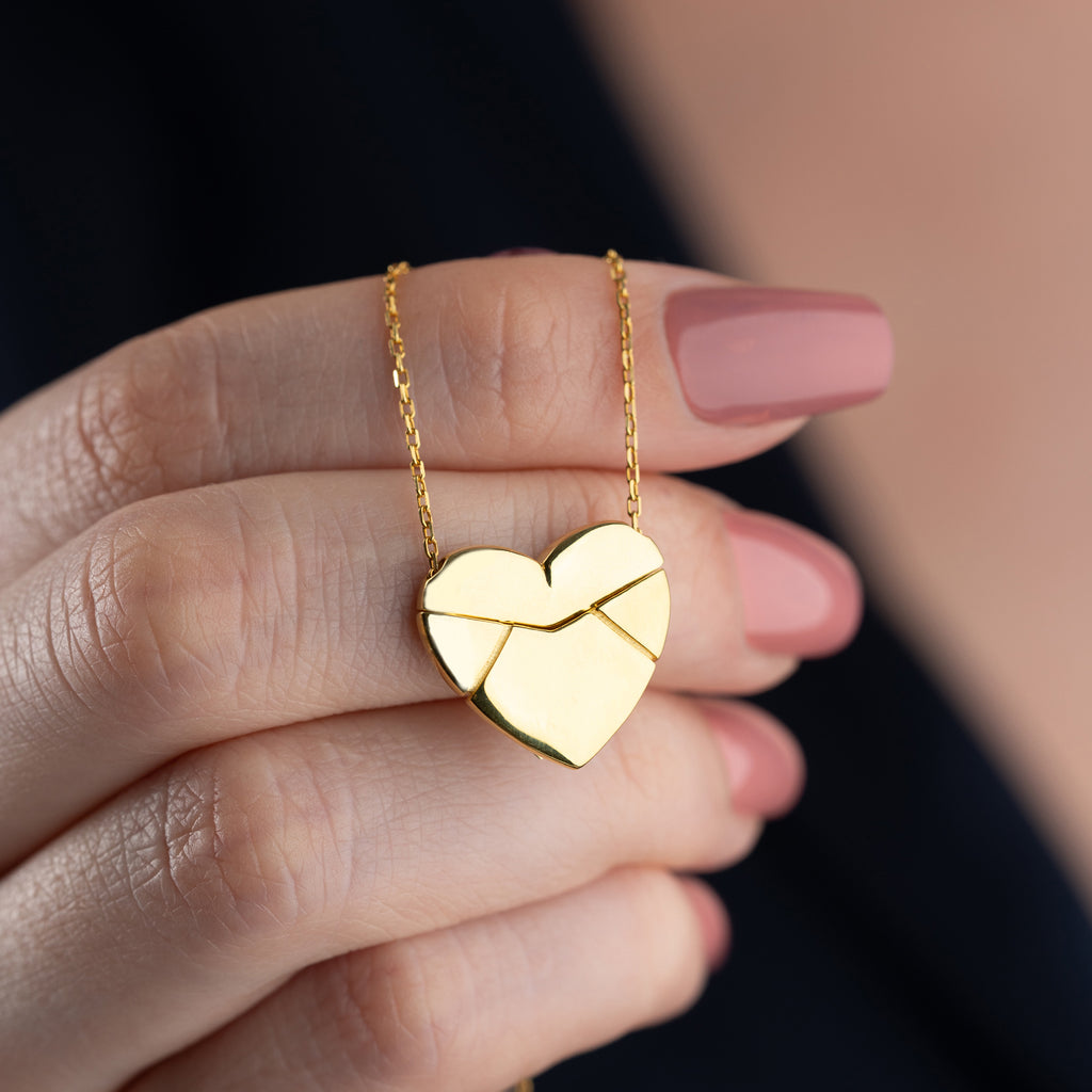 KRAGE MED HJÄRTAGRAVER | 925 SILVER