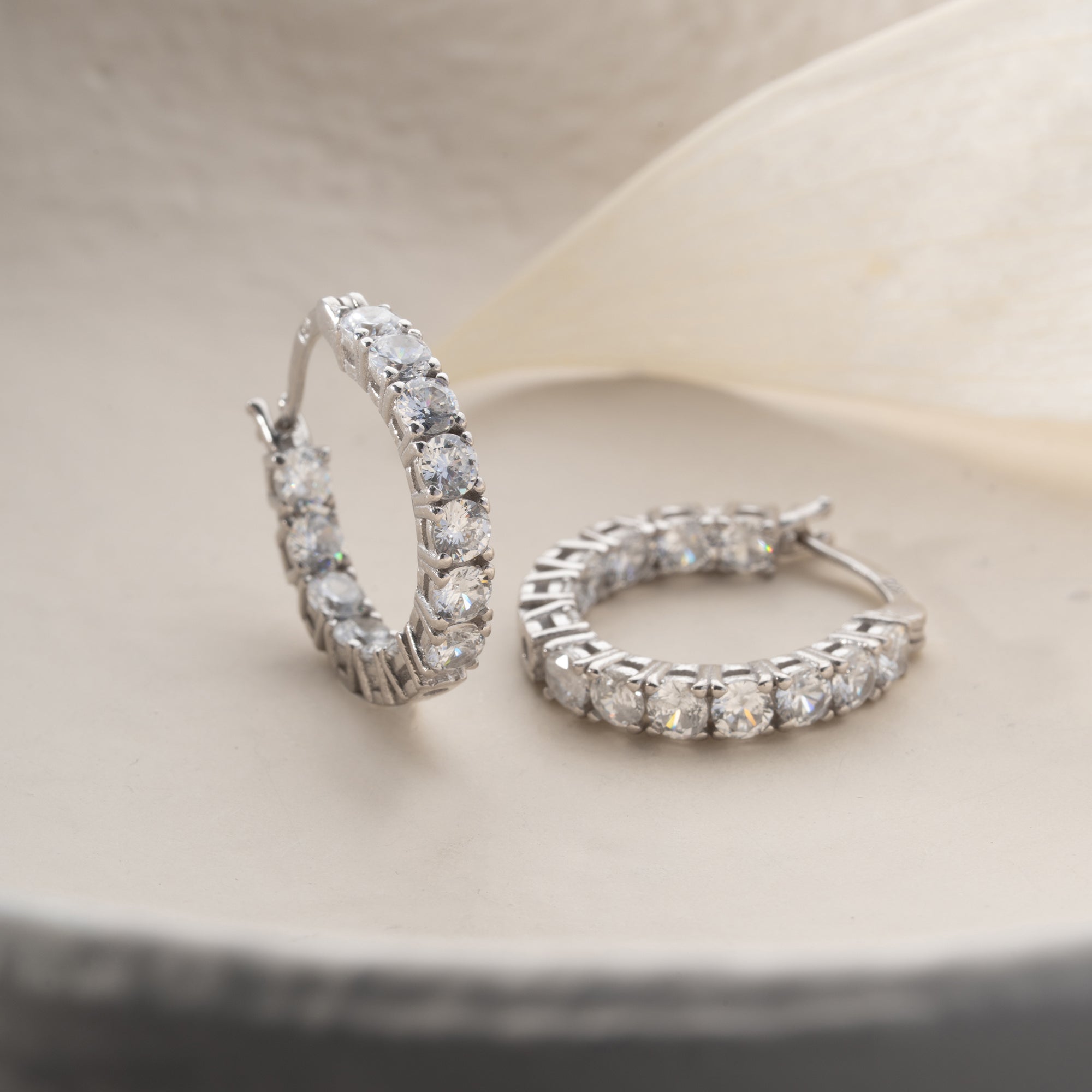 LUCE ÖRHÄNGEN | 925 SILVER