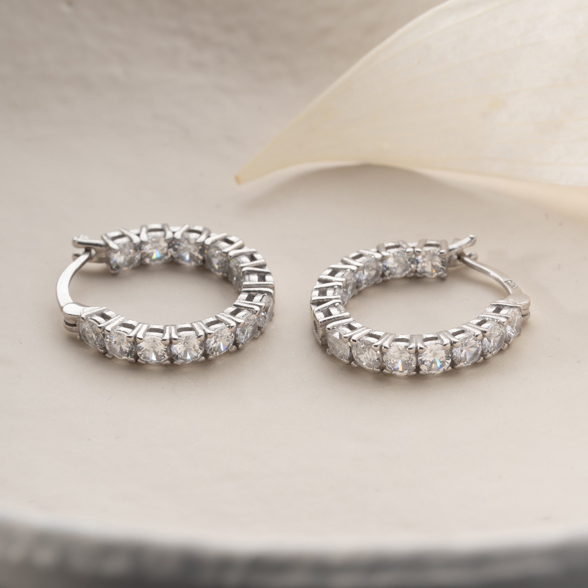 LUCE ÖRHÄNGEN | 925 SILVER