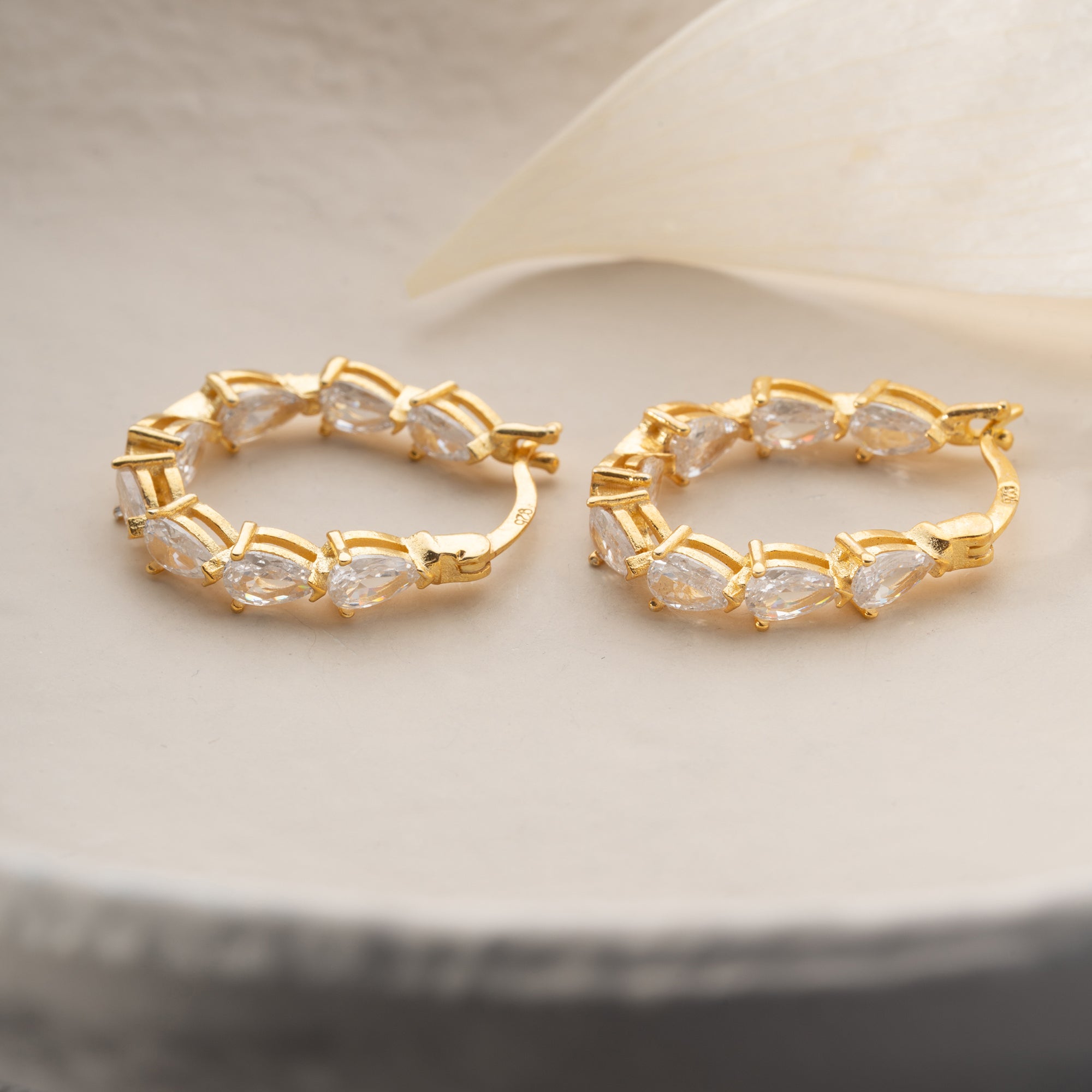 GIOIA ÖRHÄNGEN | 925 SILVER