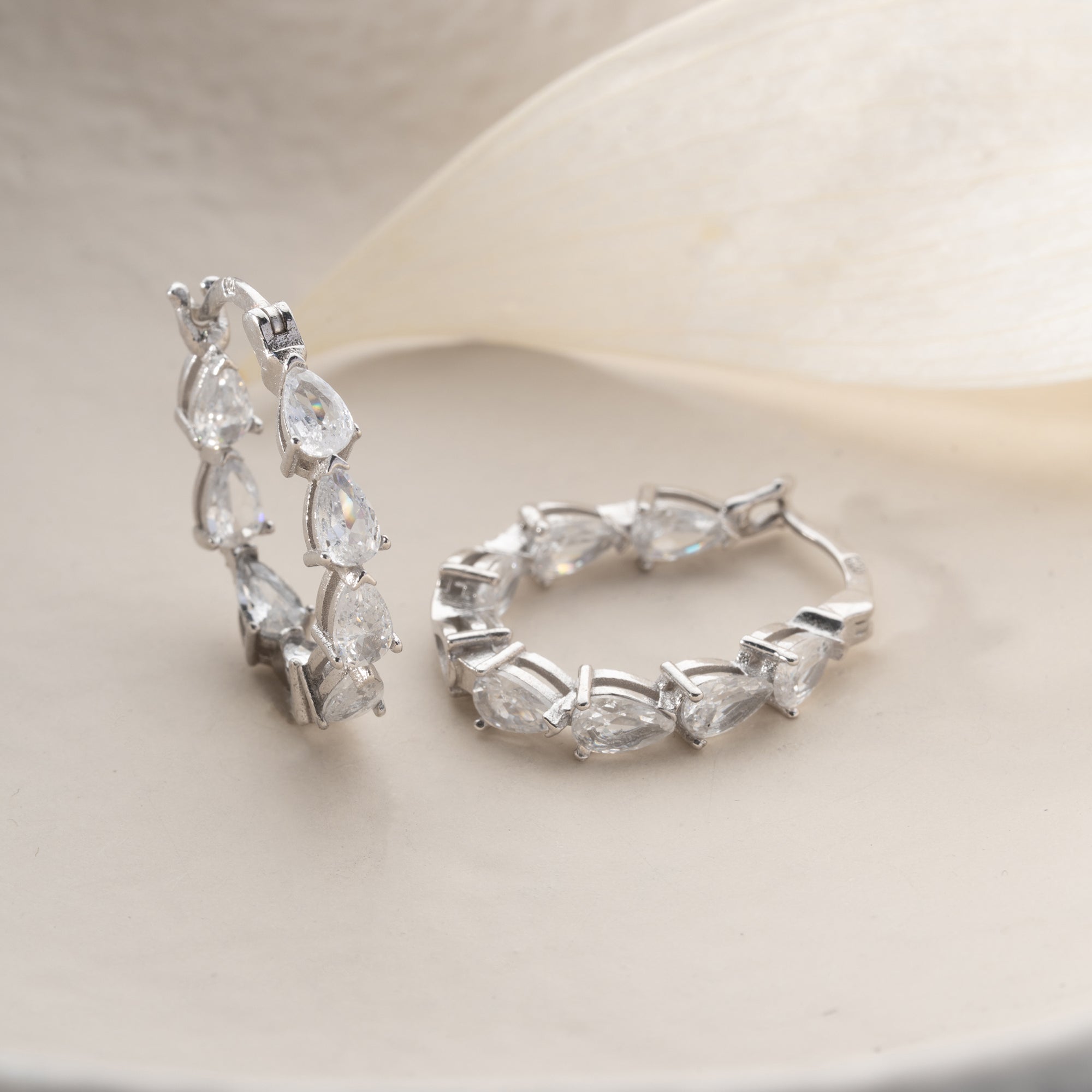 GIOIA ÖRHÄNGEN | 925 SILVER