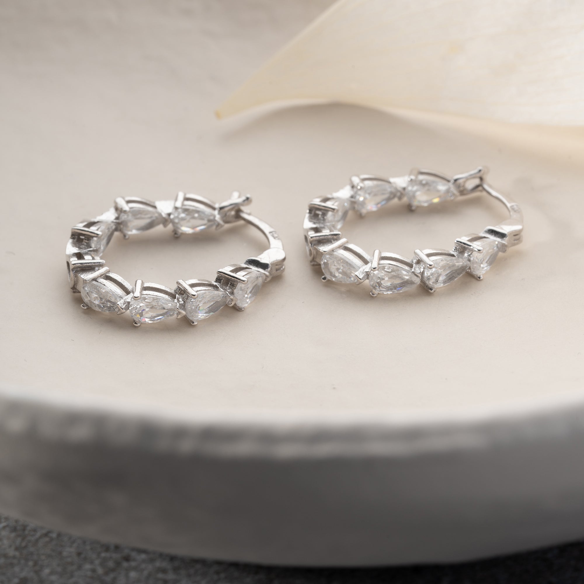 GIOIA ÖRHÄNGEN | 925 SILVER