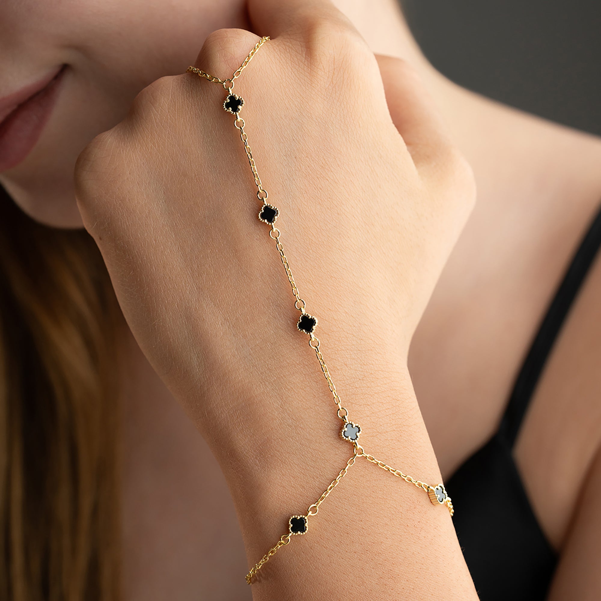 MINI KLÖVER SVART HANDKEDJA | 925 SILVER