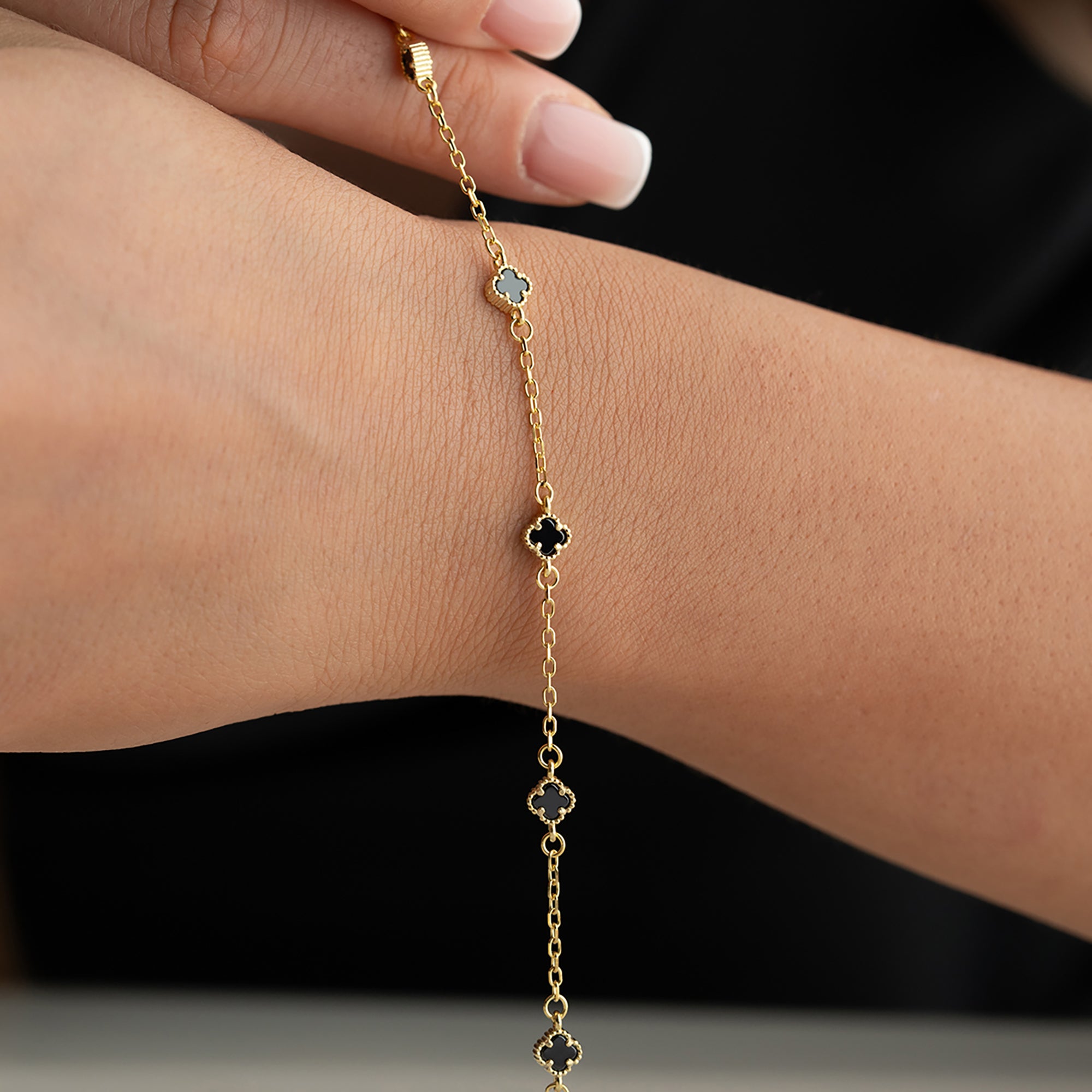 MINIMAL SVART KLÖVER ARMBAND | 925 SILVER