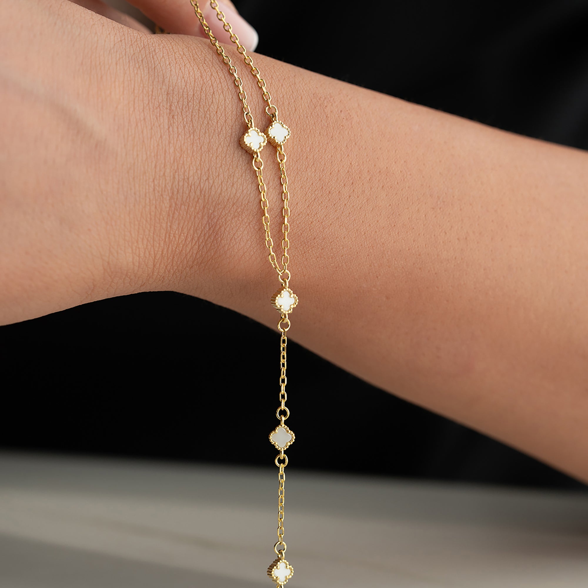 MINI KLÖVER VIT HANDKEDJA | 925 SILVER