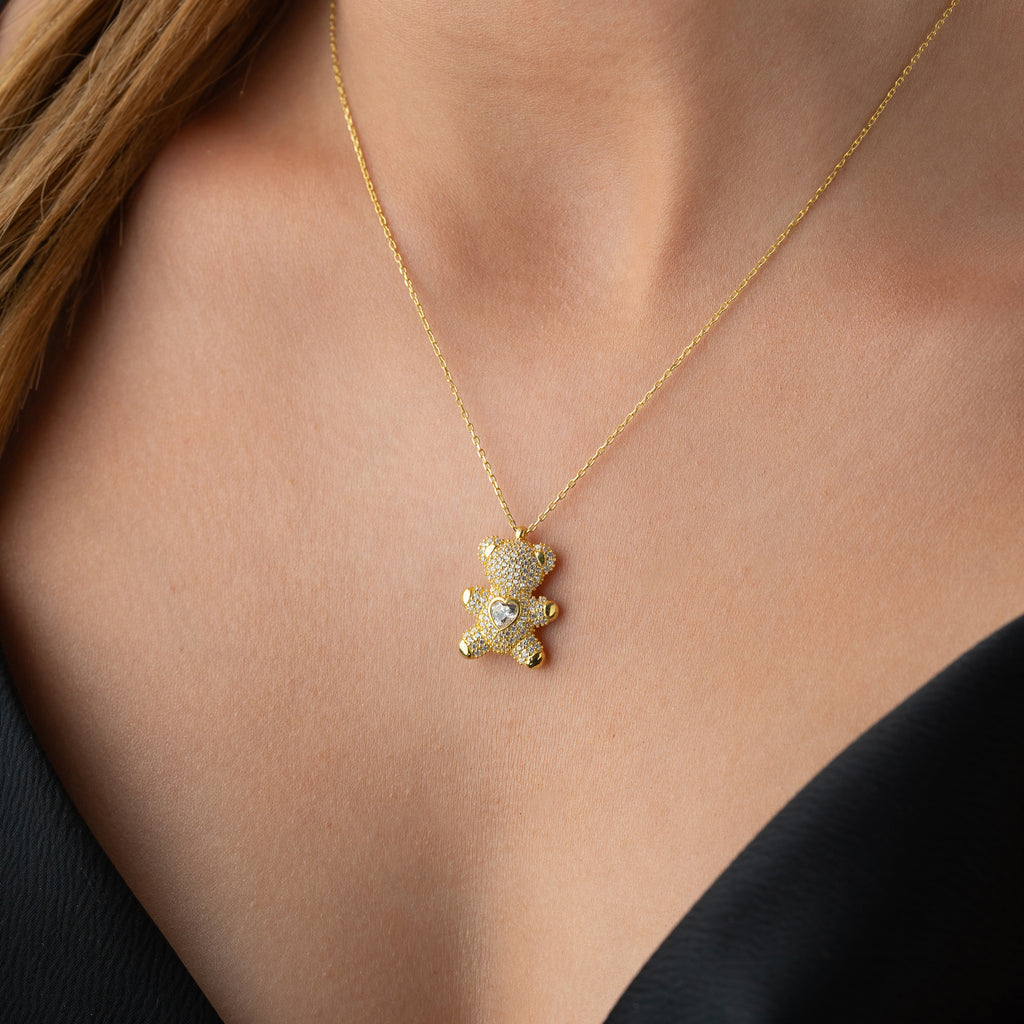 HALSBJÖRSNALLE MED HJÄRTSTEN | 925 SILVER 