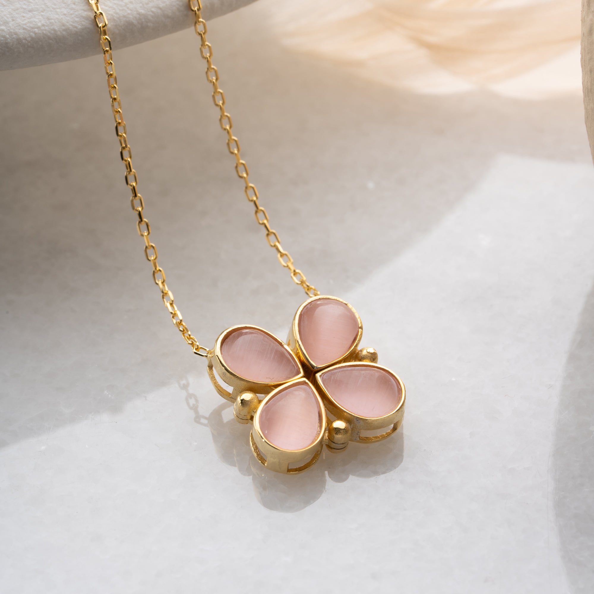 MEDALJONGHALSBAND MED ROSA BLOMMA | 925 SILVER