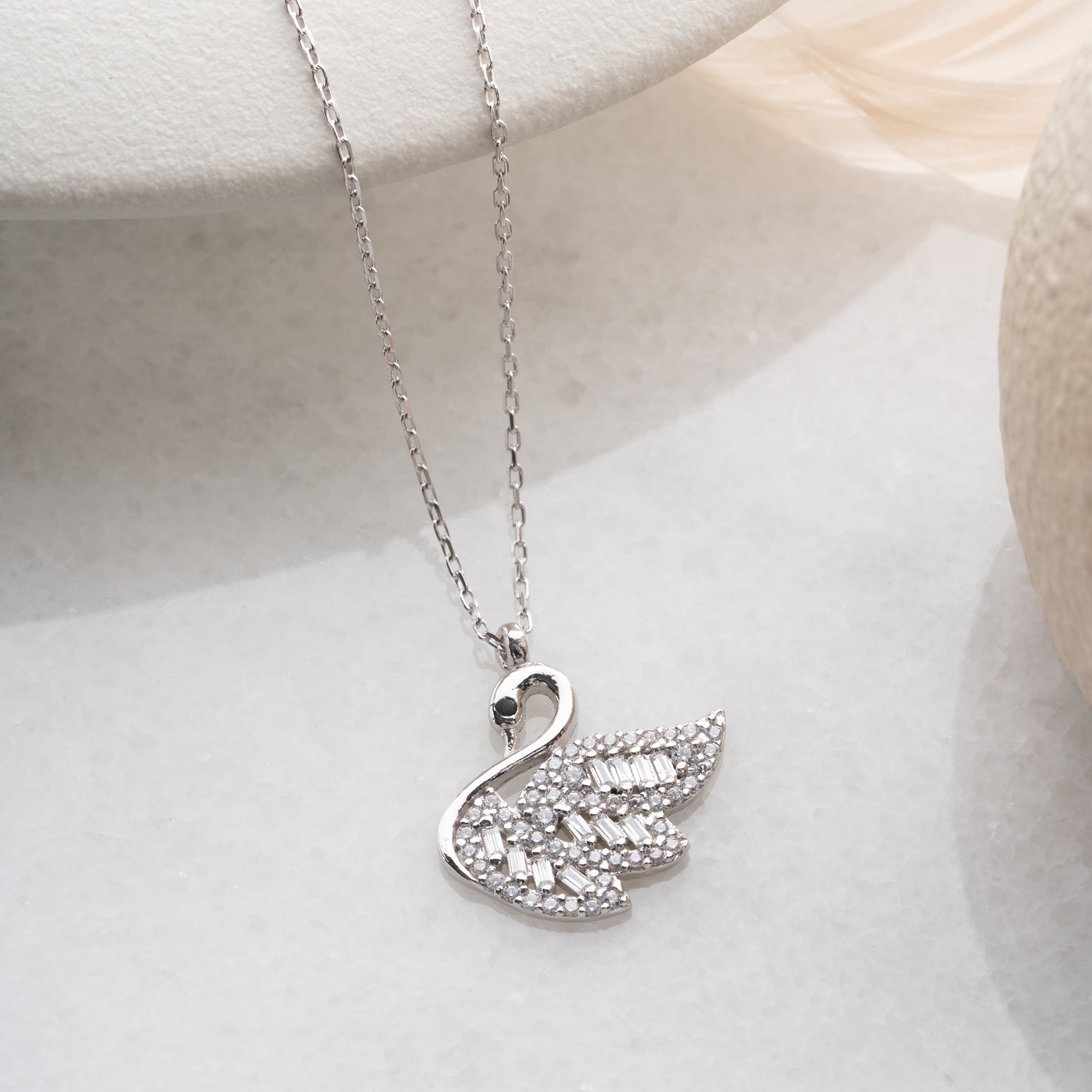 SVANHALSBAND MED ZIRKONER | 925 SILVER