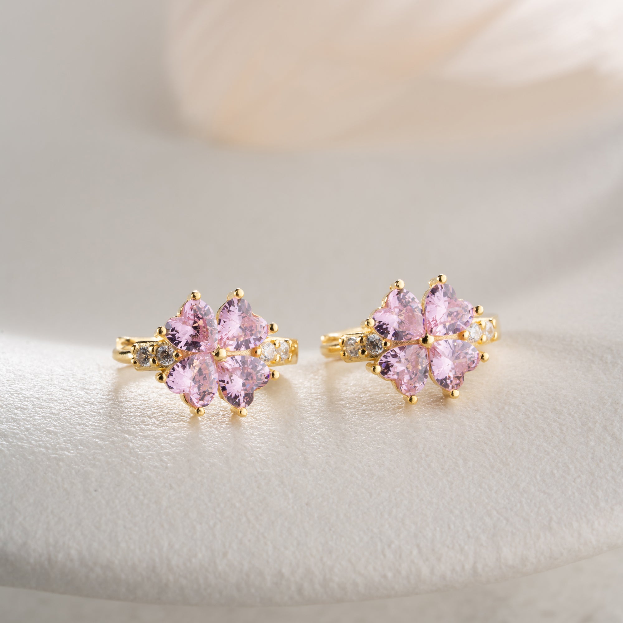 MINIMALISTISKA BLOMÖRHÄNGEN MED ROSA ZIRKON | 925 SILVER