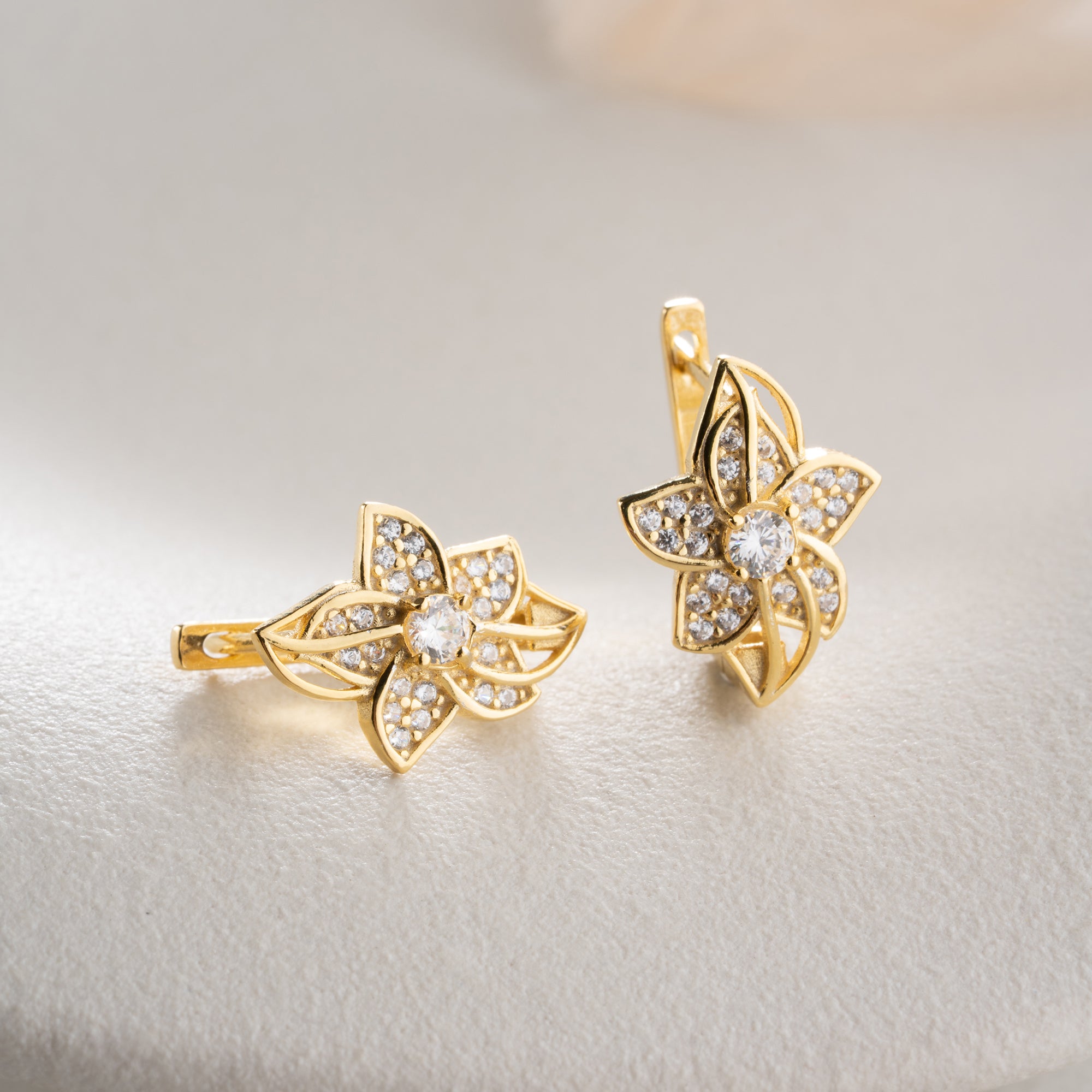 MINIMALISTISKA BLOMÖRHÄNGEN | 925 SILVER
