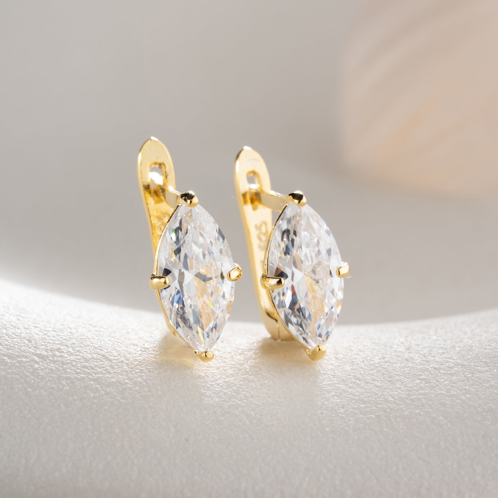 MARQUISÖRHÄNGEN I GULD | 925 SILVER