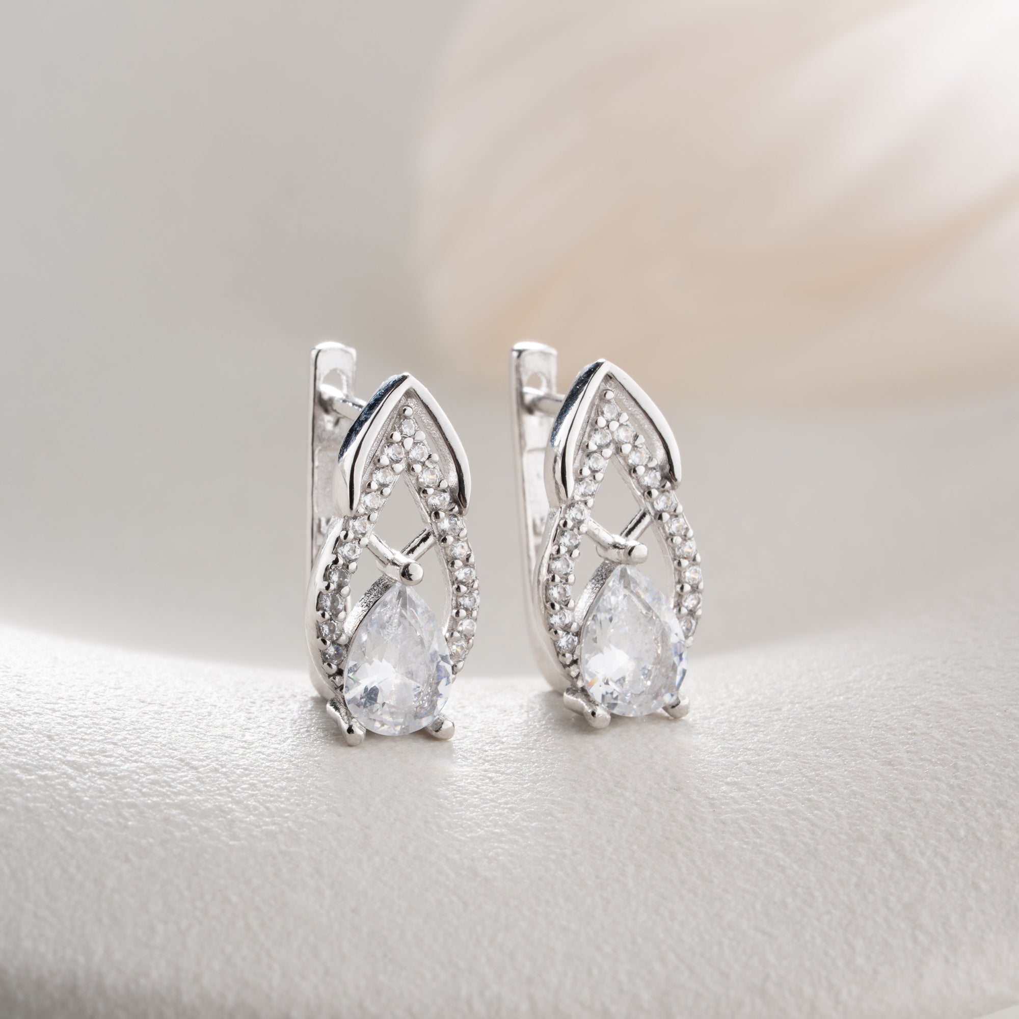 OVALA ZIRKONÖRHÄNGEN | 925 SILVER
