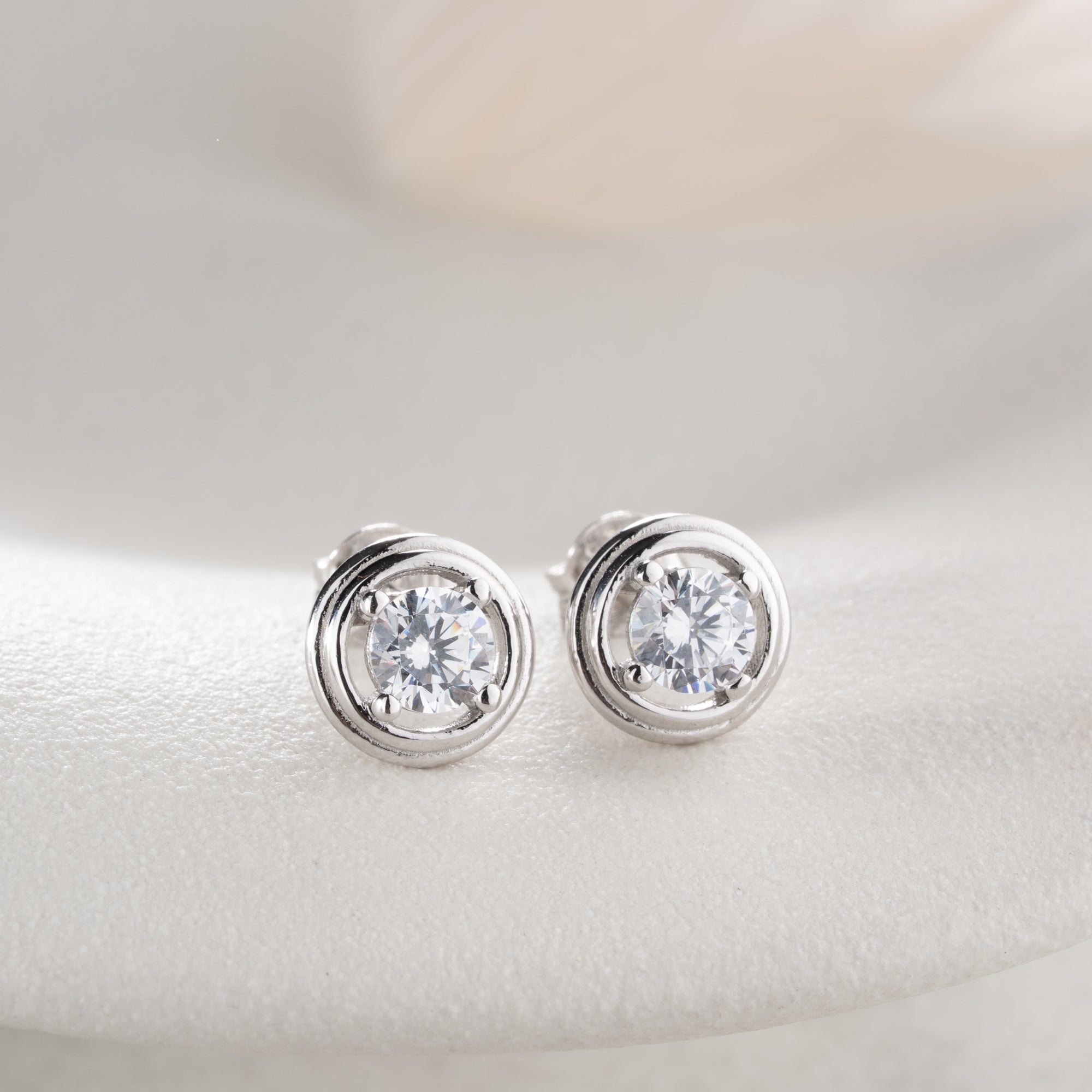 MINIMALISTISKA RUNDA ÖRHÄNGEN | 925 SILVER