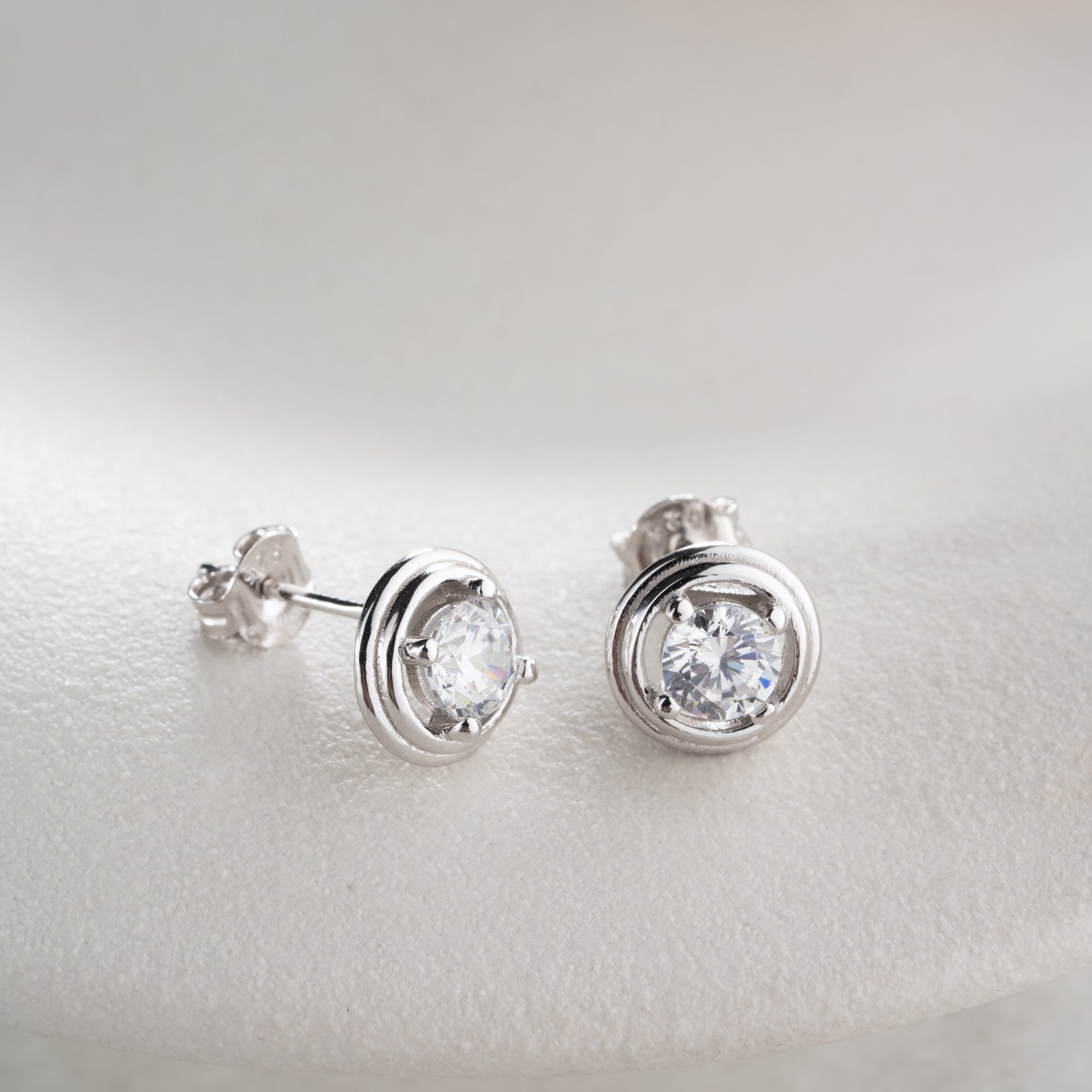 MINIMALISTISKA RUNDA ÖRHÄNGEN | 925 SILVER