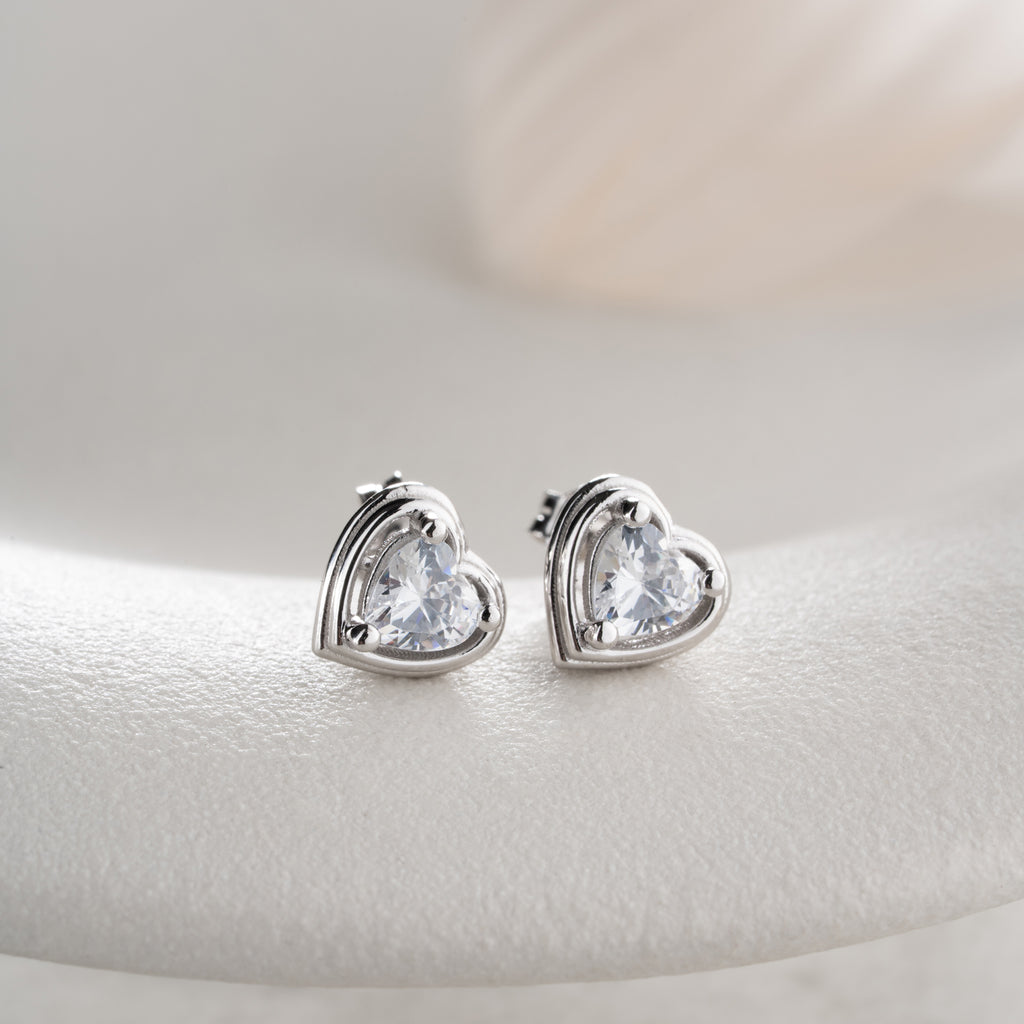 MINIMALISTISKA HJÄRTÖRHÄNGEN | 925 SILVER