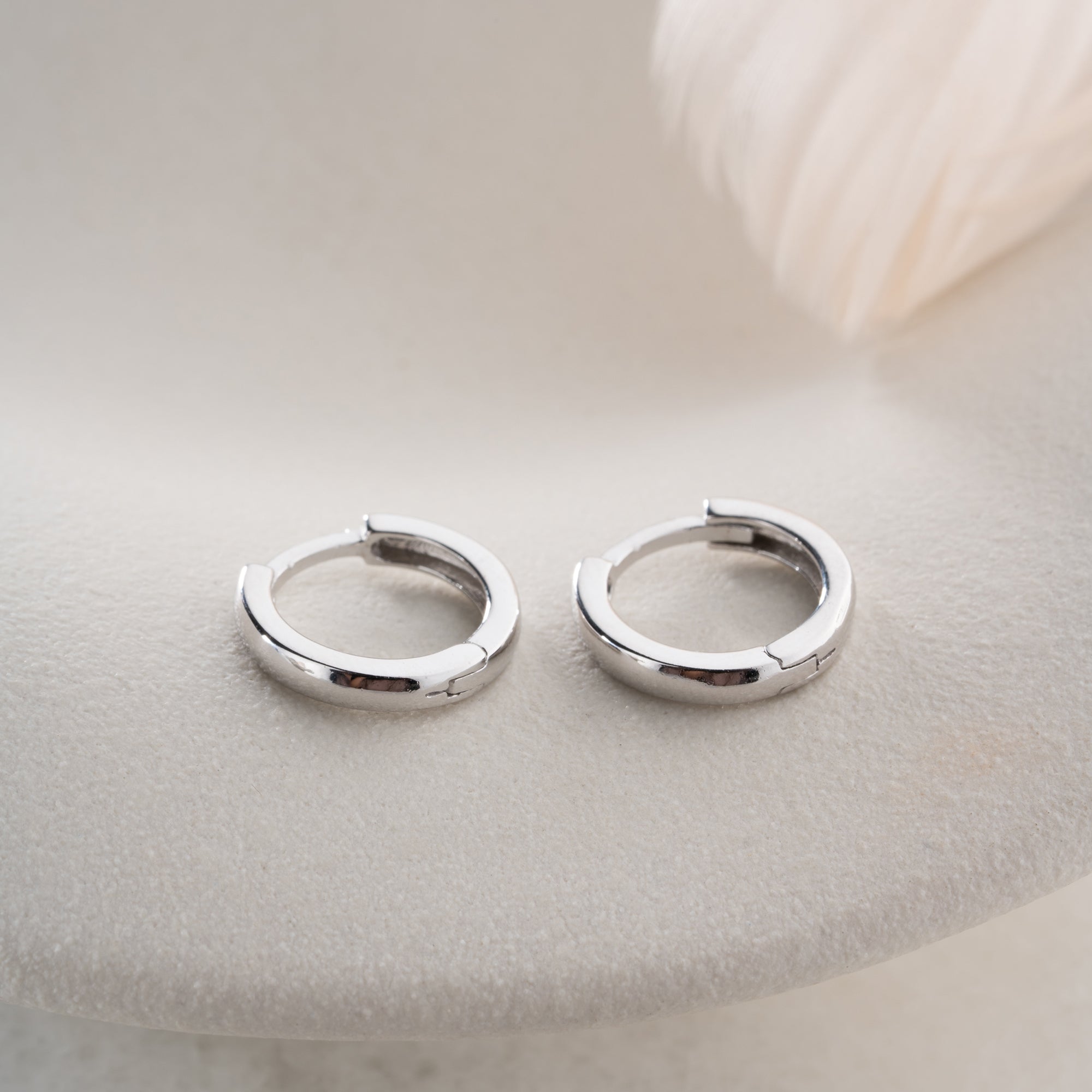 KLASSISKA RINGÖRHÄNGEN | 925 SILVER