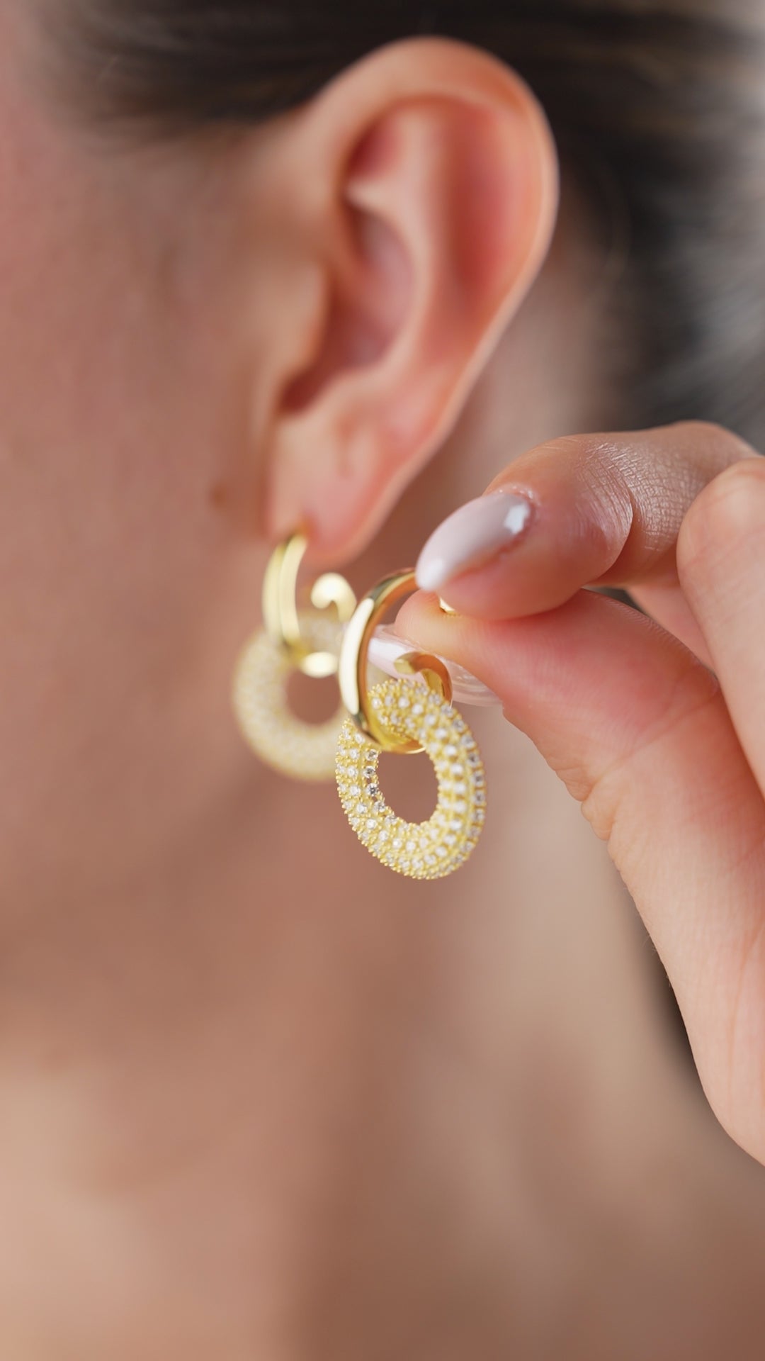 SHINE RUNDA ÖRHÄNGEN | 925 SILVER