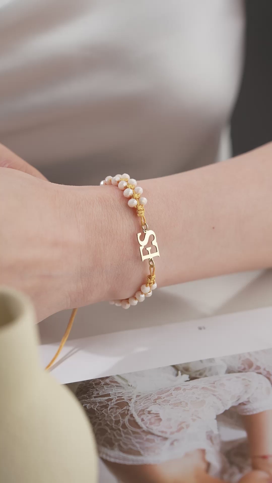 ARMBAND MED VIOLETTA INITIALER | 925 SILVER