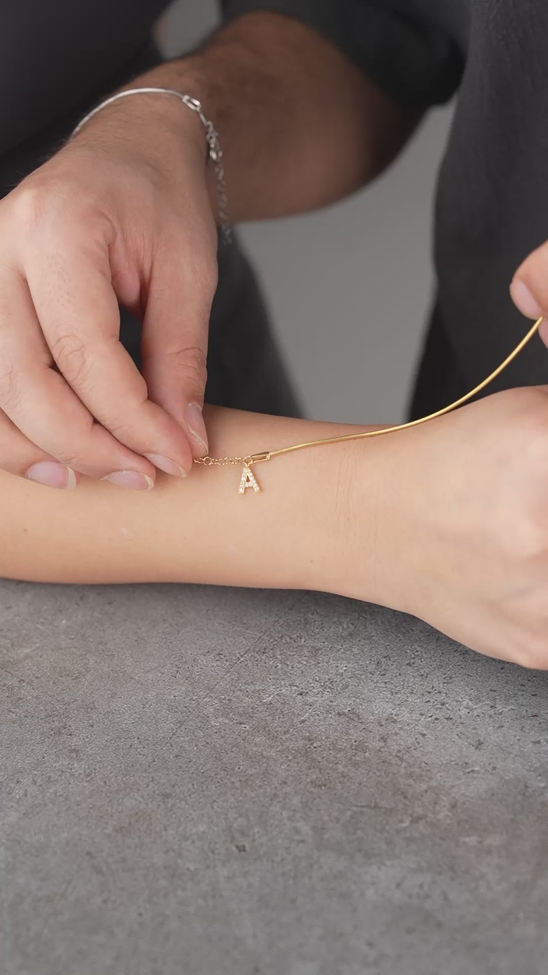 SMART ARMBAND MED ORMSKINN MED BOKSTÄVER PARTNER | 925 SILVER