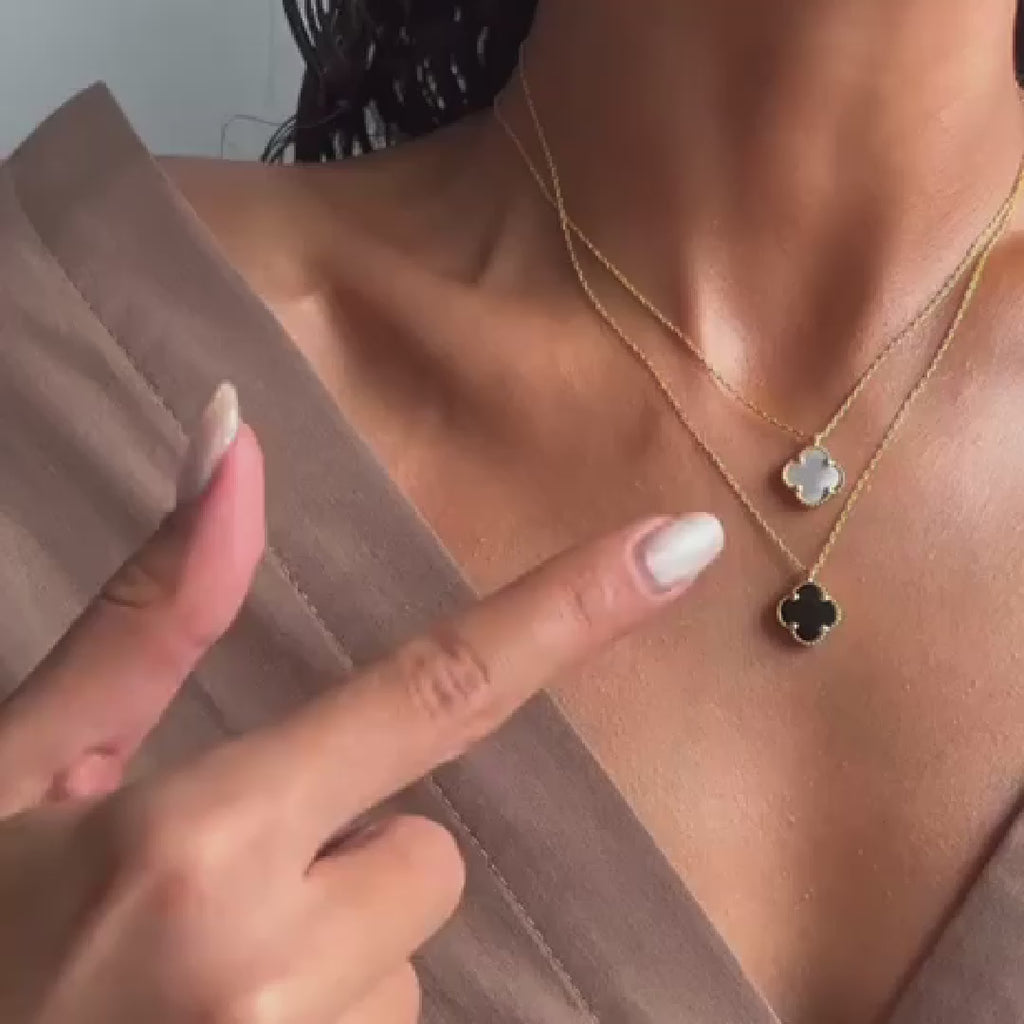 KLÖVER SVART OPAL KRAGE | 925 SILVER