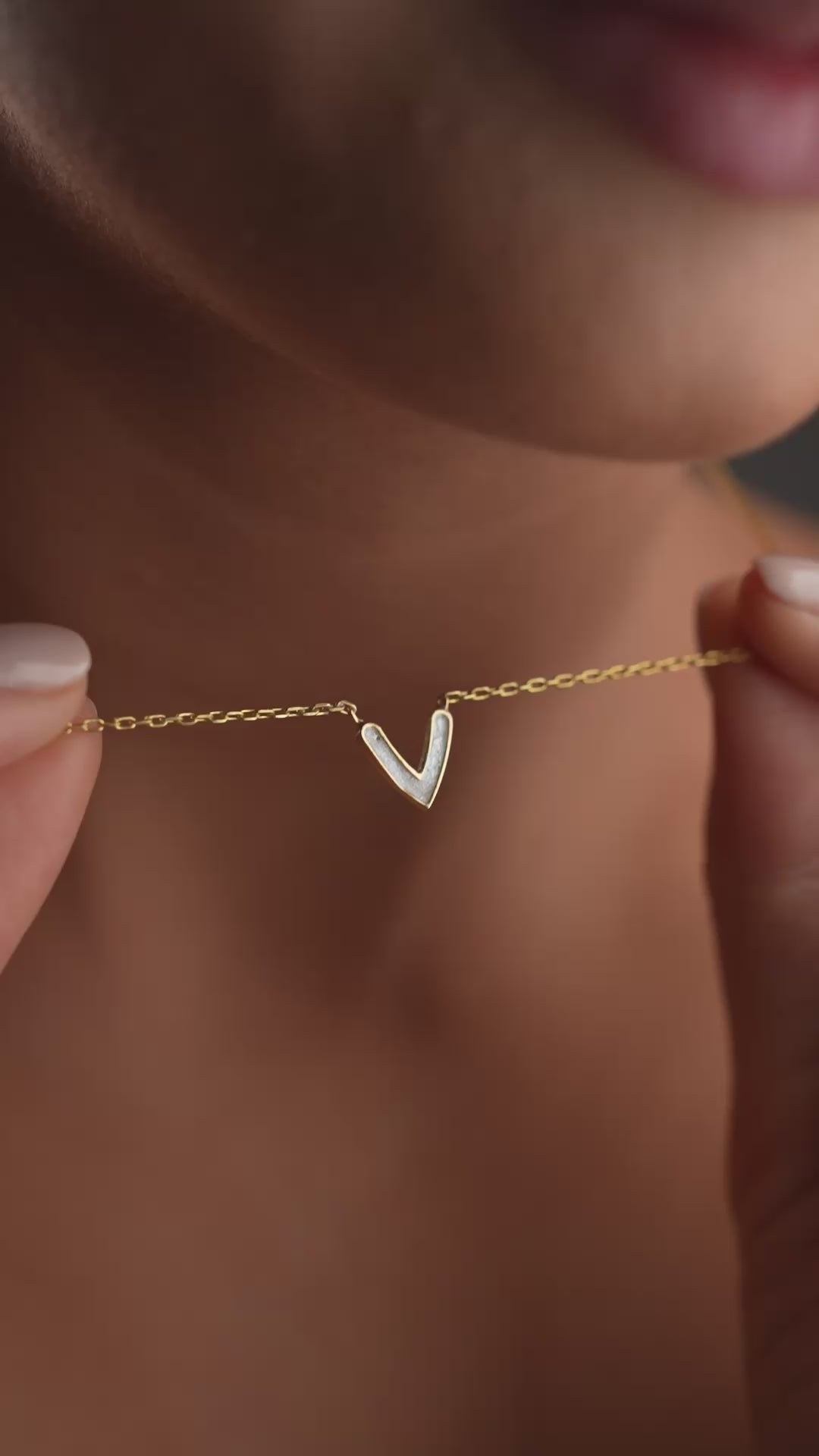 MINIMAL VITT HJÄRTA KRAGE | 925 SILVER