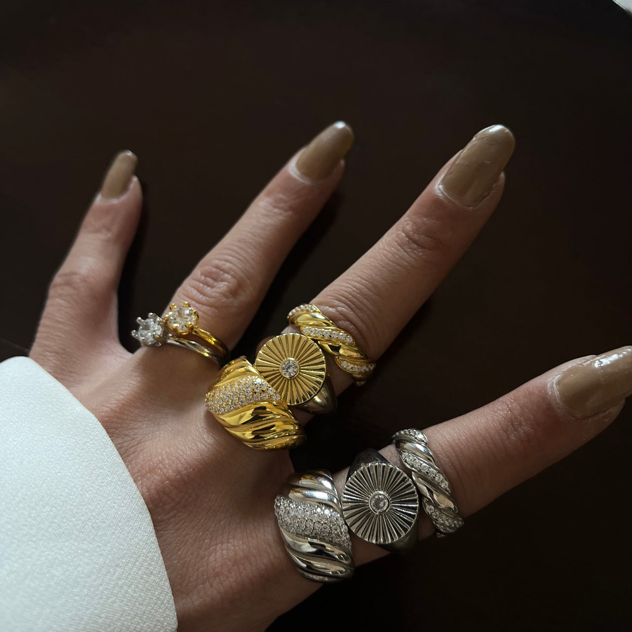 Daisy Solitaire Ring (6985707552813)