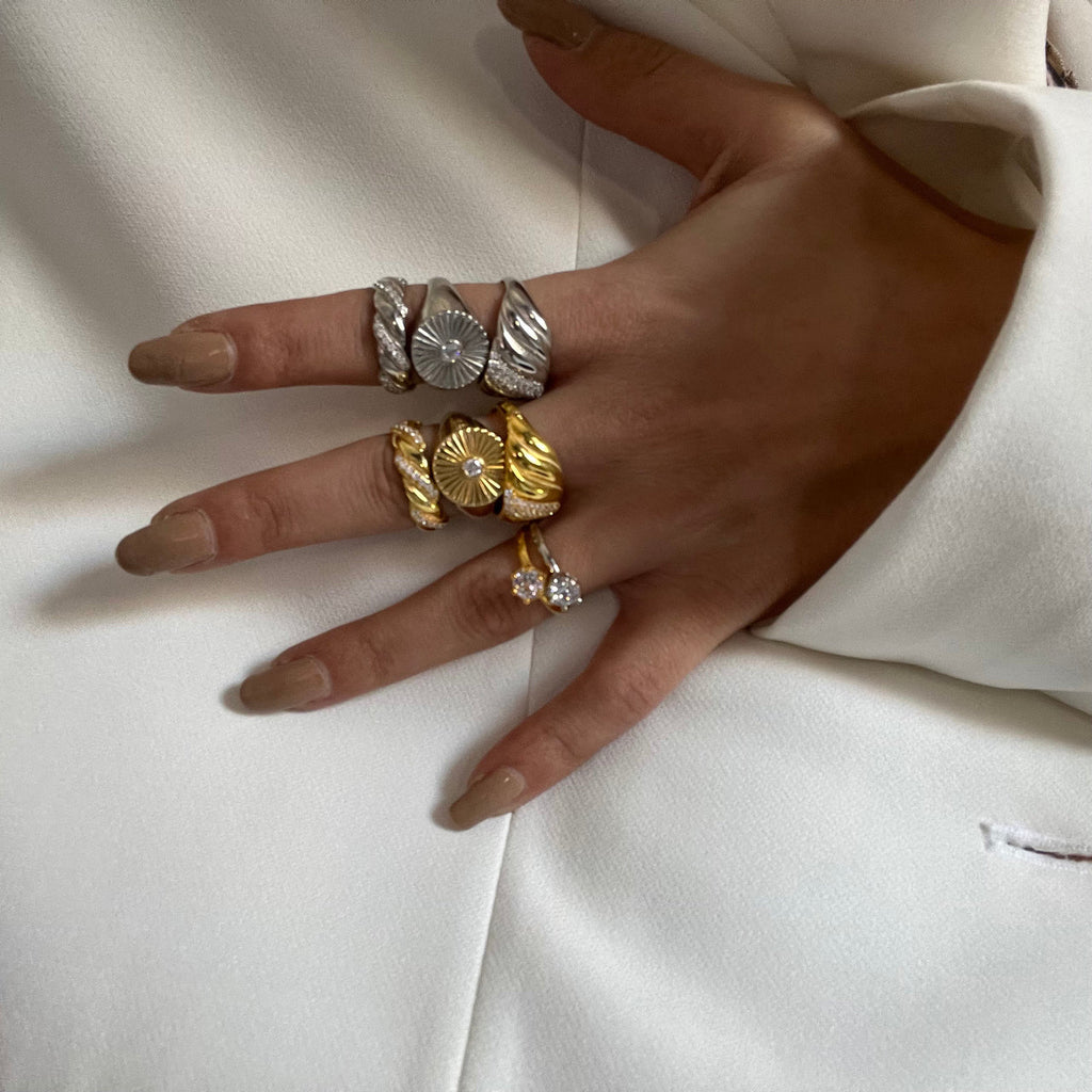 Daisy Solitaire Ring (6985707552813)