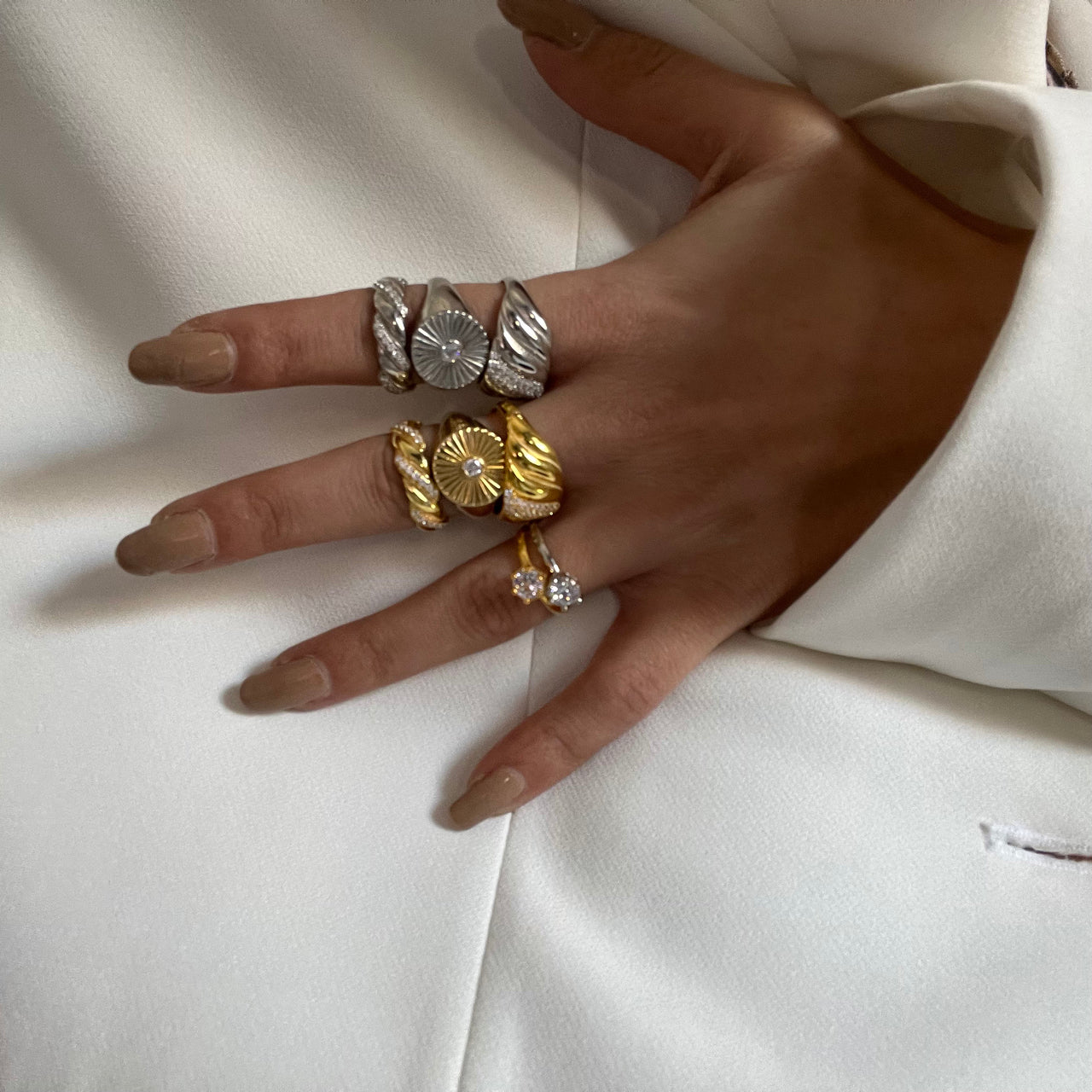 Daisy Solitaire Ring (6985707552813)